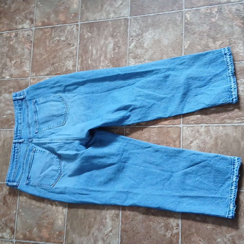 GUC Loft  "The Straight" Faded Blue Jeans Size 12/31 - Picture 5 of 6